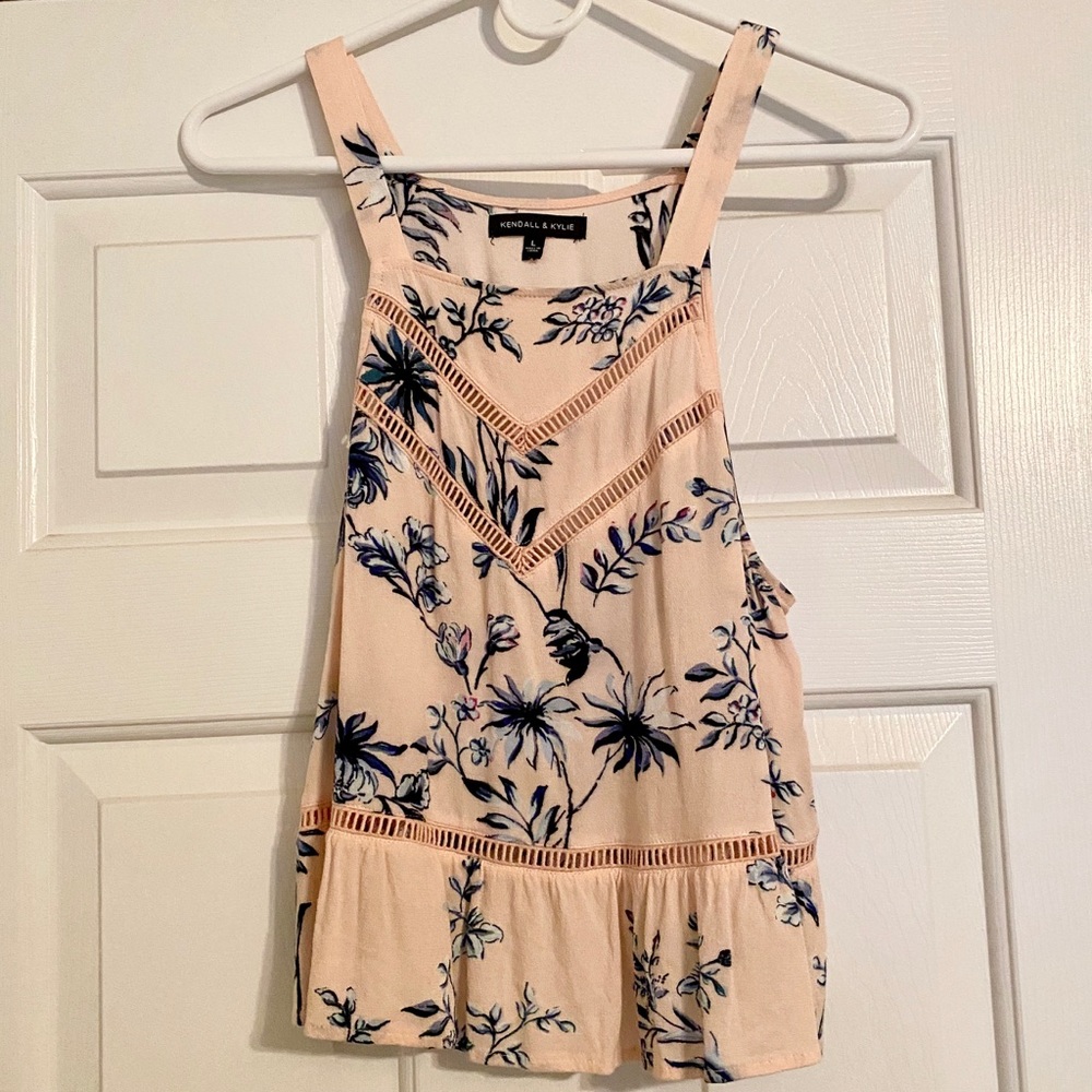 Kendall and Kylie tank